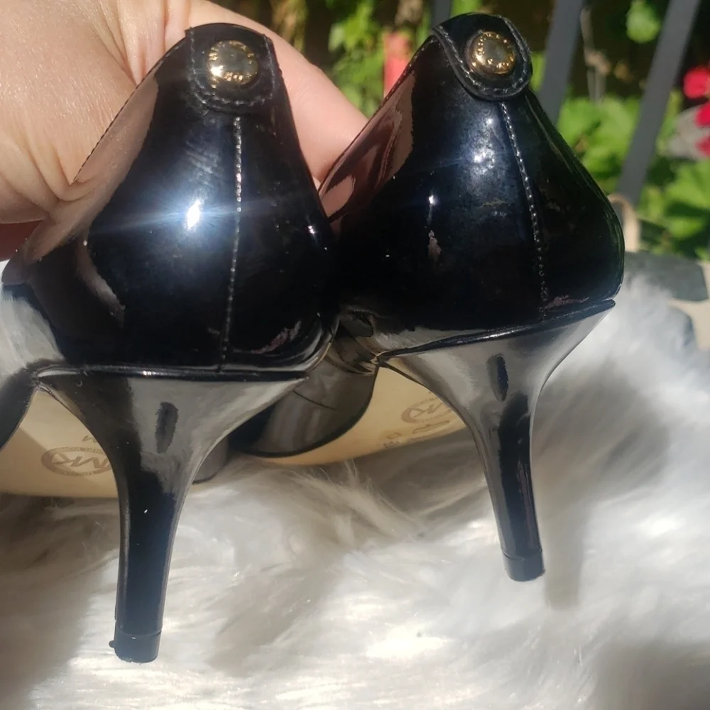 MICHAEL KORS Black Patent Peep Toe Heels 7